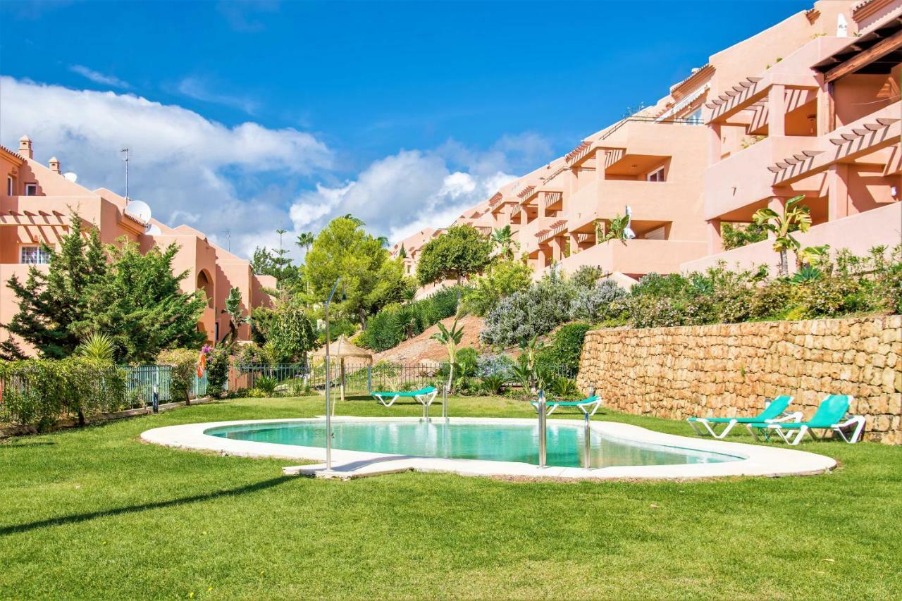 Free One Bedroom Retreat In Elviria Marbella Bagian luar foto